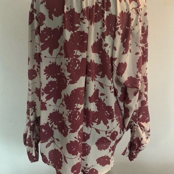 Simply Vera Vera Wang Burgundy and Cream Floral Blouse - Picture 4 of 4